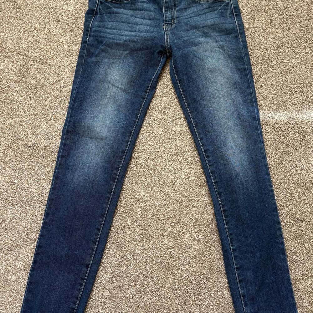 KanCan Medium Wash still  Distressed Skinny Jeans